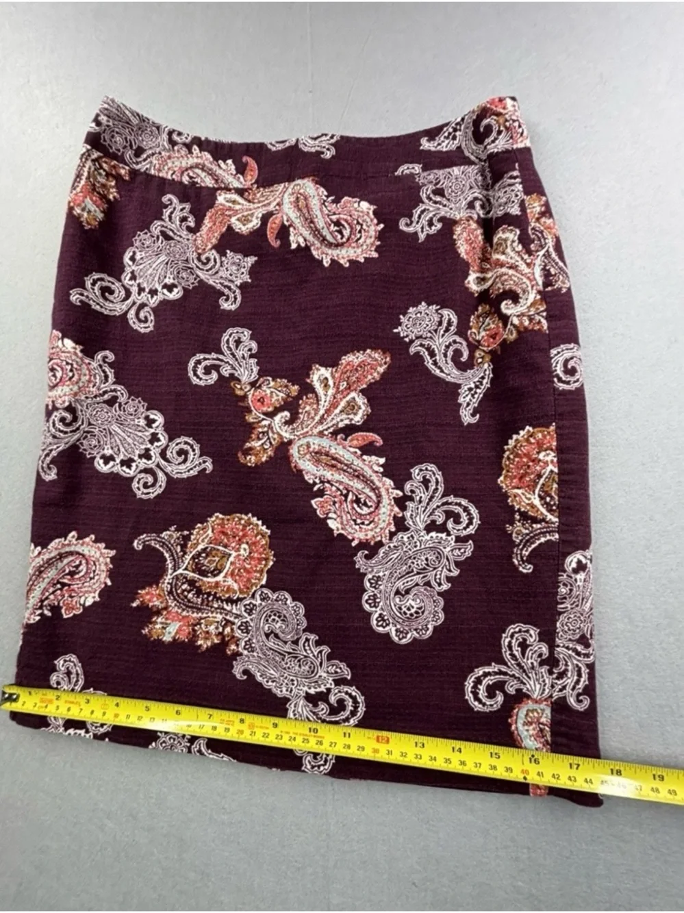 Ann Taylor Burgundy Paisley Pencil‎ Skirt